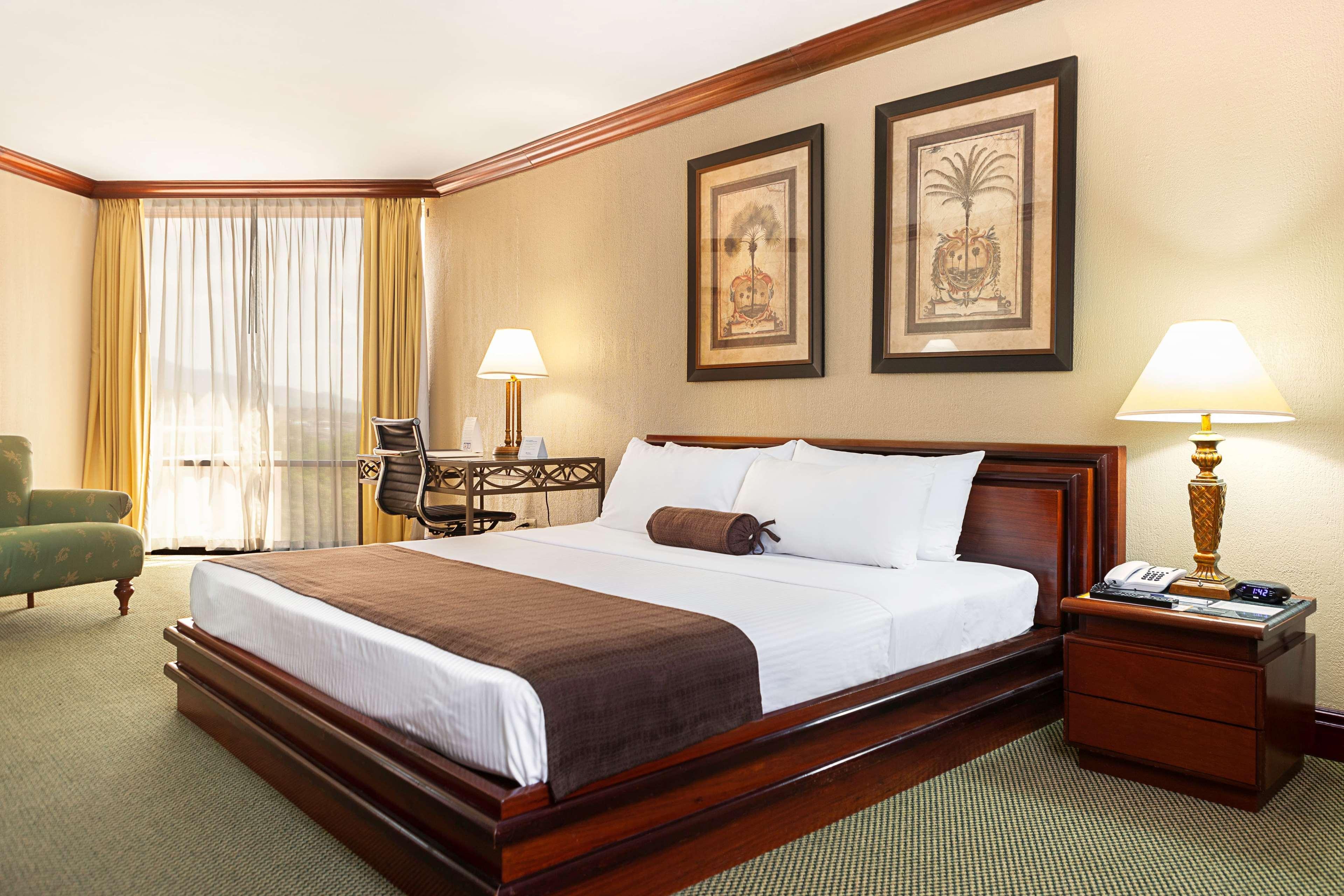 Wyndham San Jose Herradura Ngoại thất bức ảnh A typical hotel room