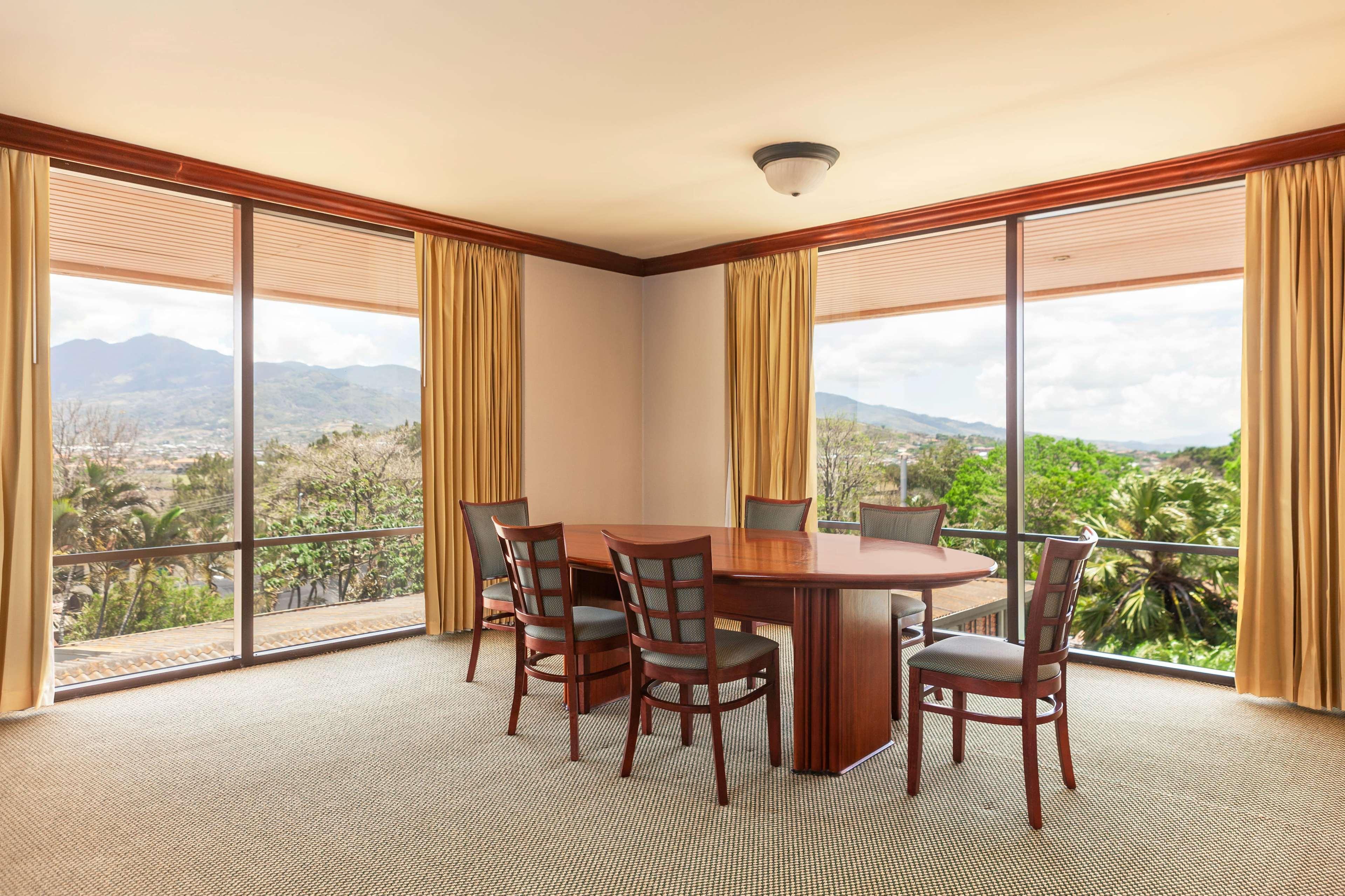 Wyndham San Jose Herradura Ngoại thất bức ảnh A typical suite at the hotel