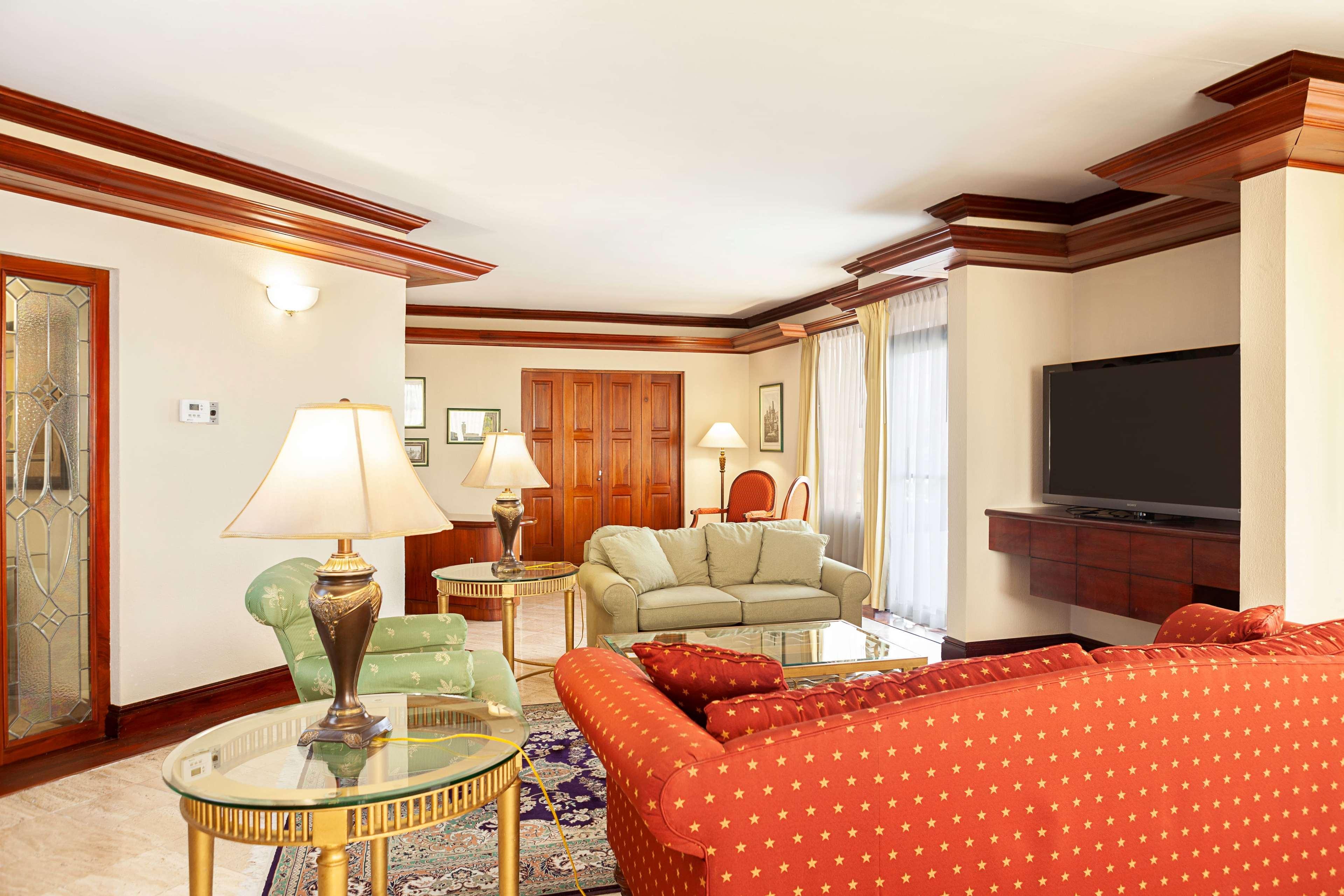 Wyndham San Jose Herradura Ngoại thất bức ảnh Living room