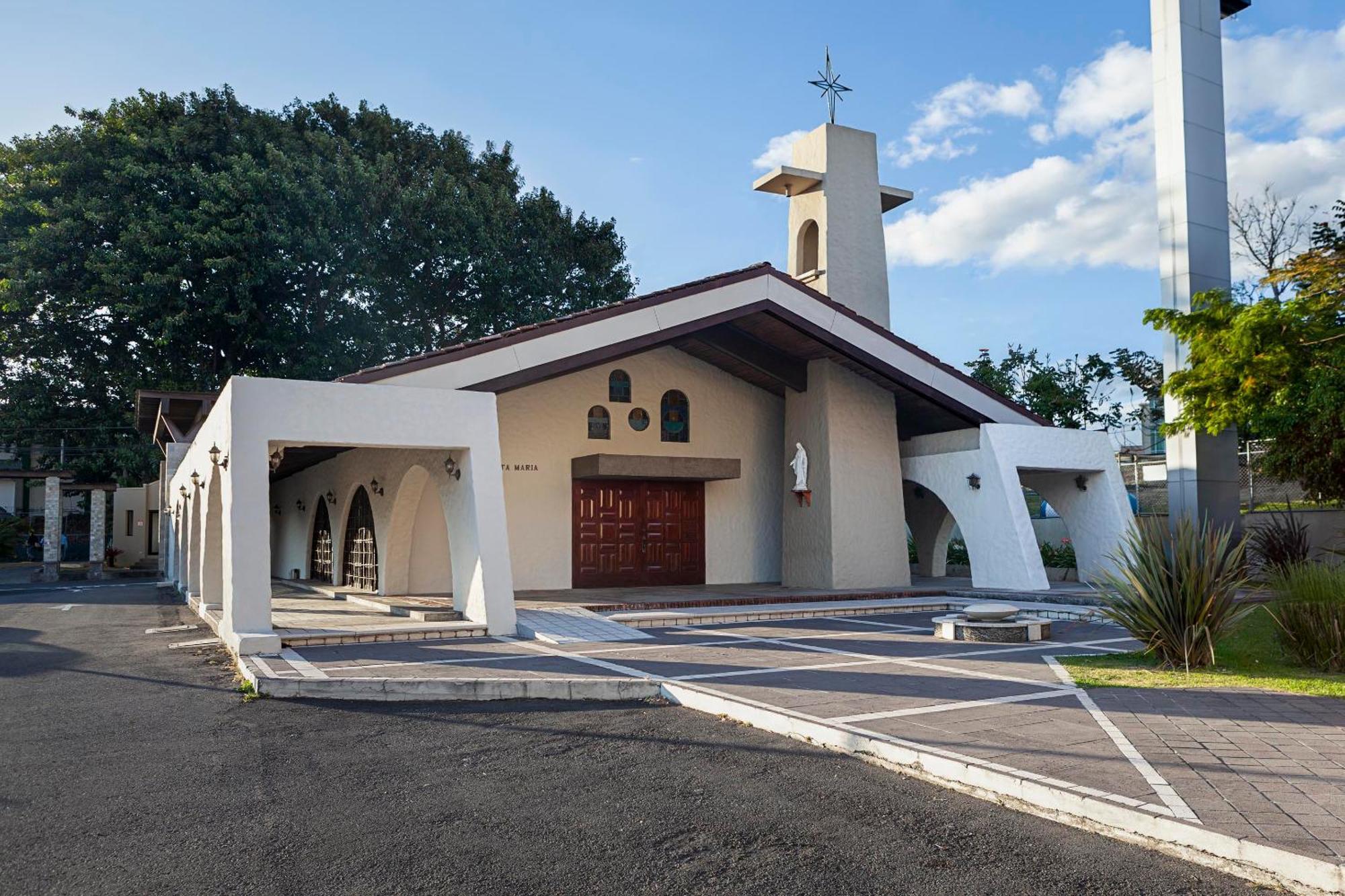 Wyndham San Jose Herradura Ngoại thất bức ảnh The church of the town