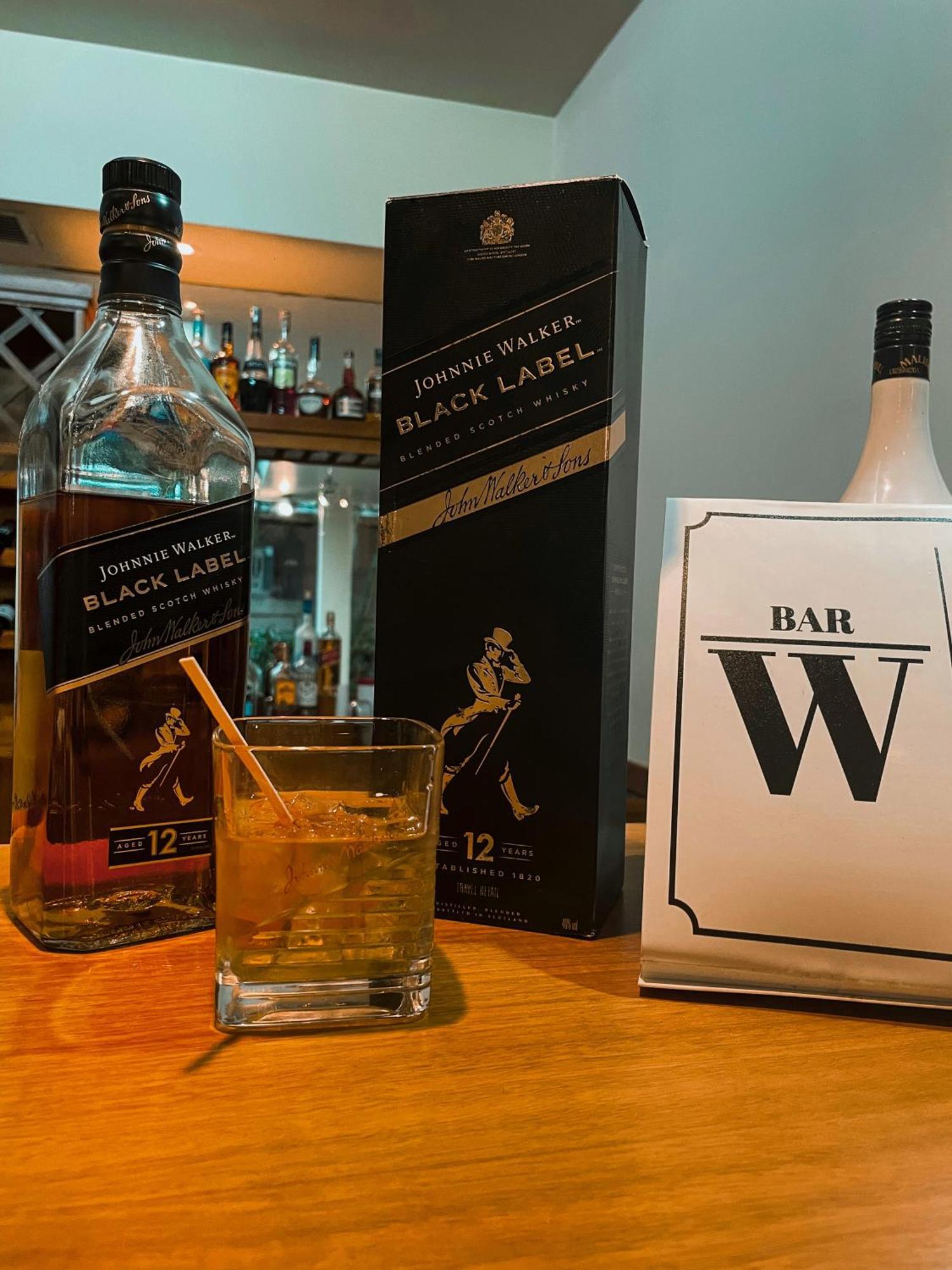 Wyndham San Jose Herradura Ngoại thất bức ảnh John Walker Black Label