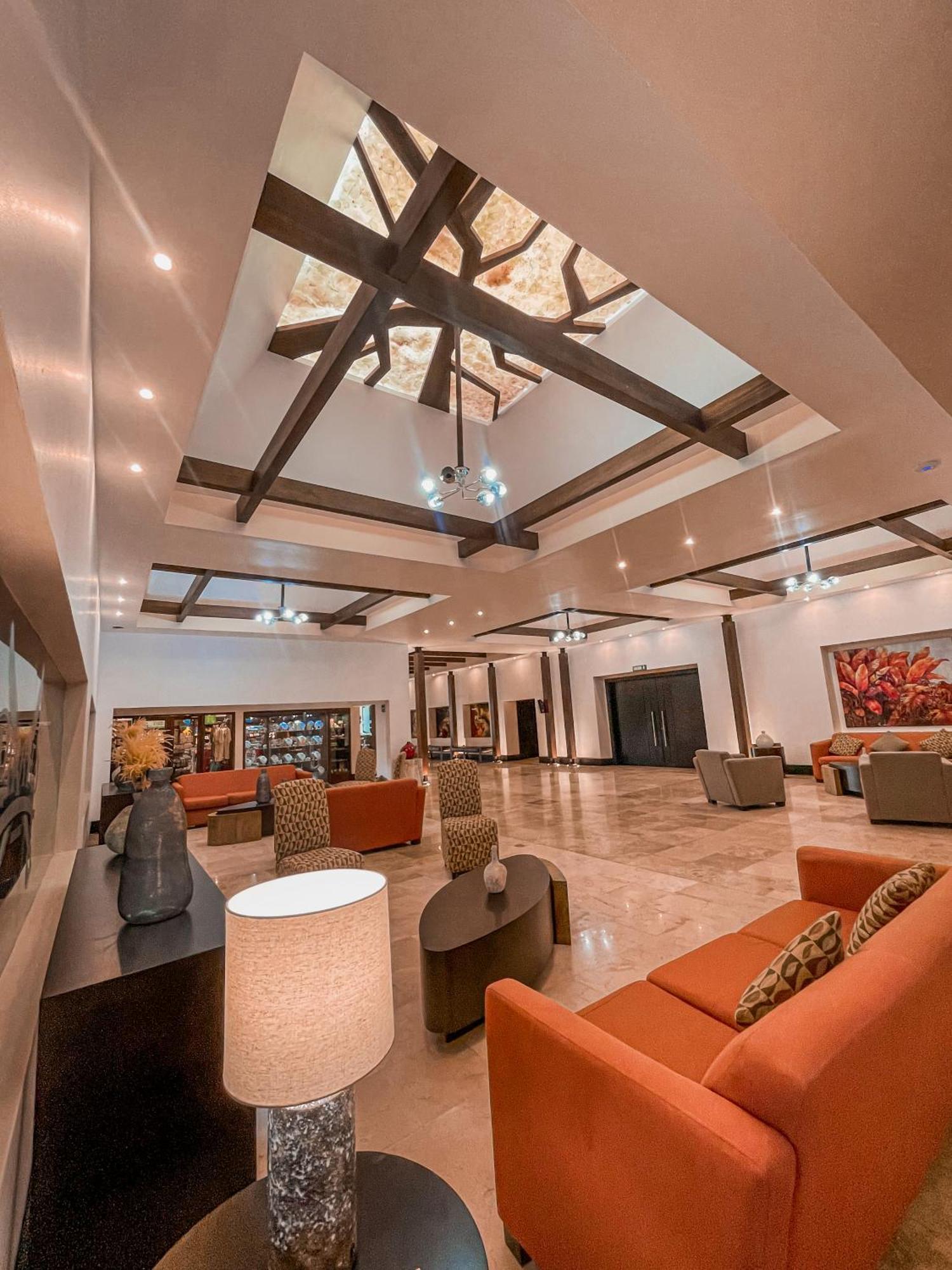 Wyndham San Jose Herradura Ngoại thất bức ảnh Lobby
