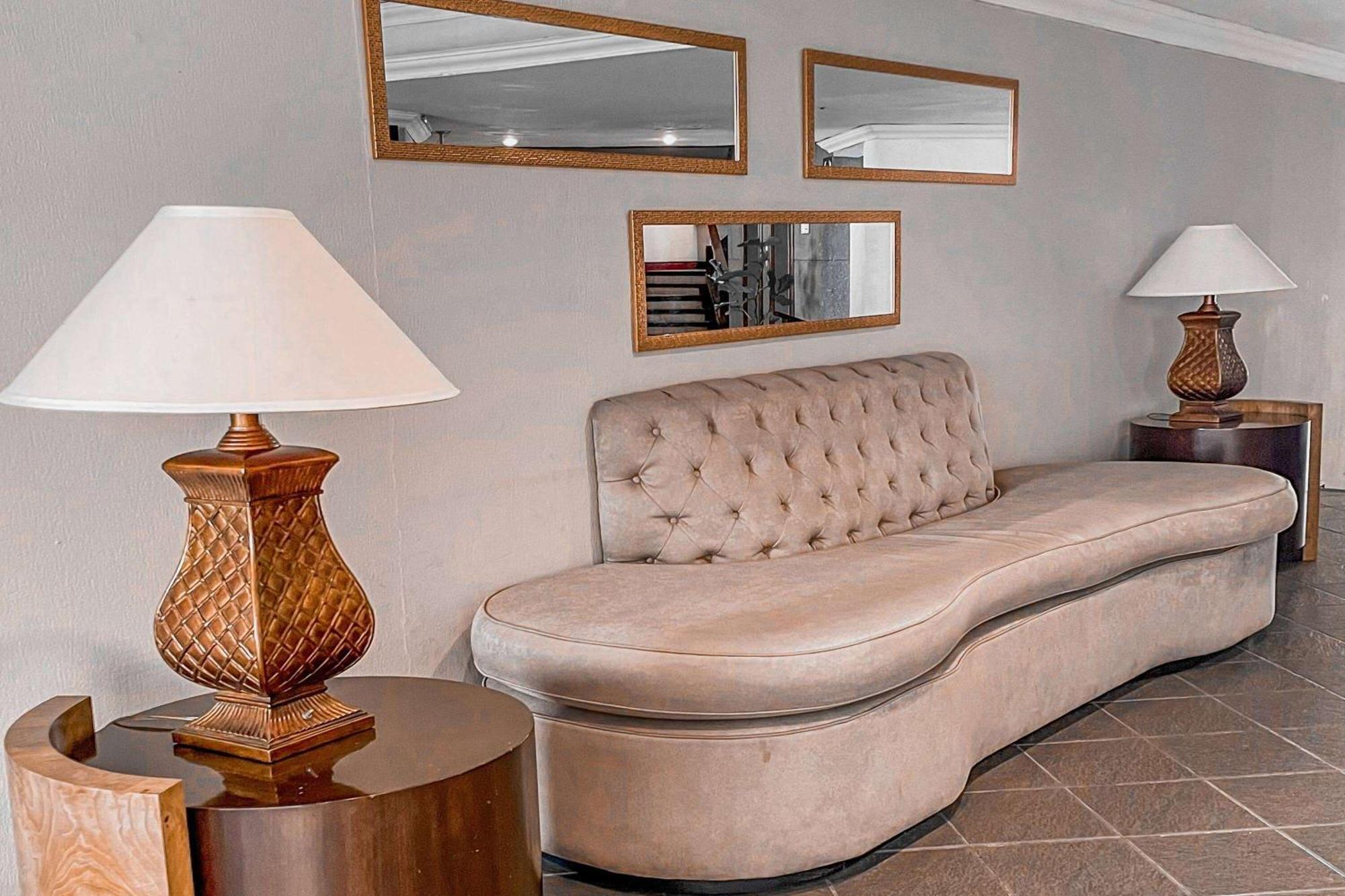 Wyndham San Jose Herradura Ngoại thất bức ảnh A settee