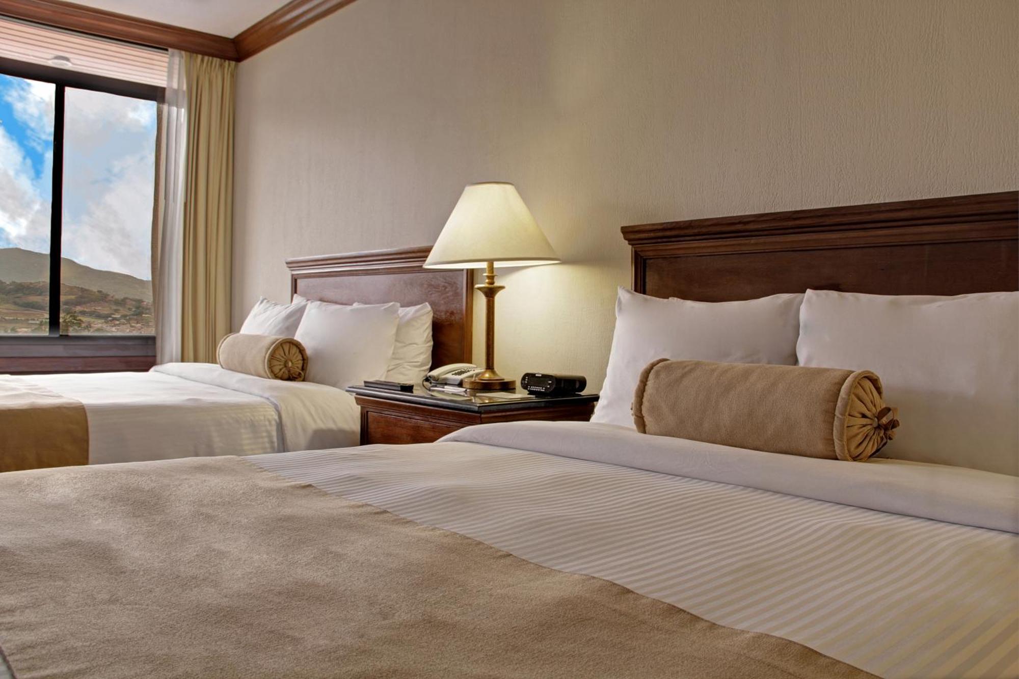 Wyndham San Jose Herradura Ngoại thất bức ảnh A typical guest room at the Best Western Premier Collection