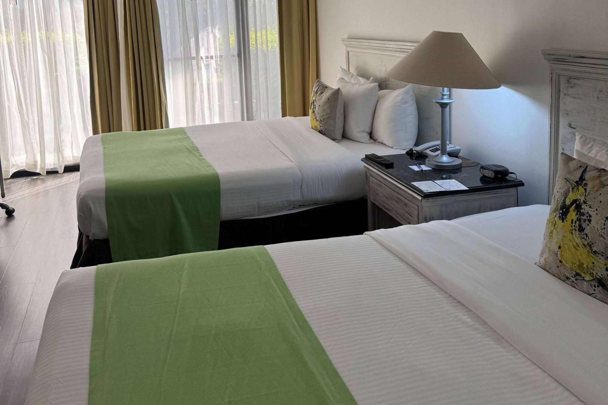 Wyndham San Jose Herradura Ngoại thất bức ảnh A room at the hotel